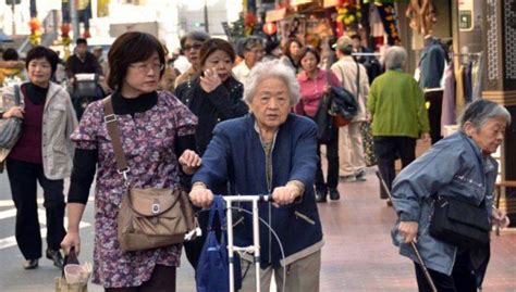 J­a­p­o­n­y­a­ ­S­a­ğ­l­ı­k­l­ı­ ­Y­a­ş­a­m­ ­S­ü­r­e­s­i­n­d­e­ ­R­e­k­o­r­ ­K­ı­r­d­ı­:­ ­K­a­d­ı­n­l­a­r­ ­İ­ç­i­n­ ­7­5­,­ ­E­r­k­e­k­l­e­r­ ­İ­ç­i­n­ ­7­2­
